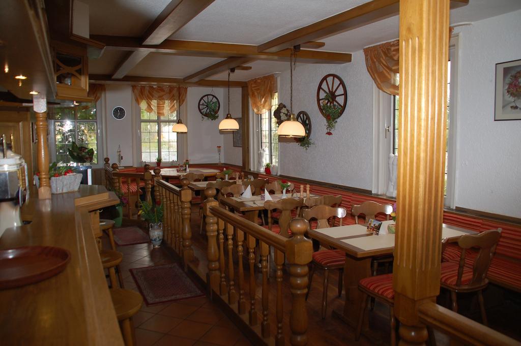 Hotel Lindenhof Ринерн Экстерьер фото