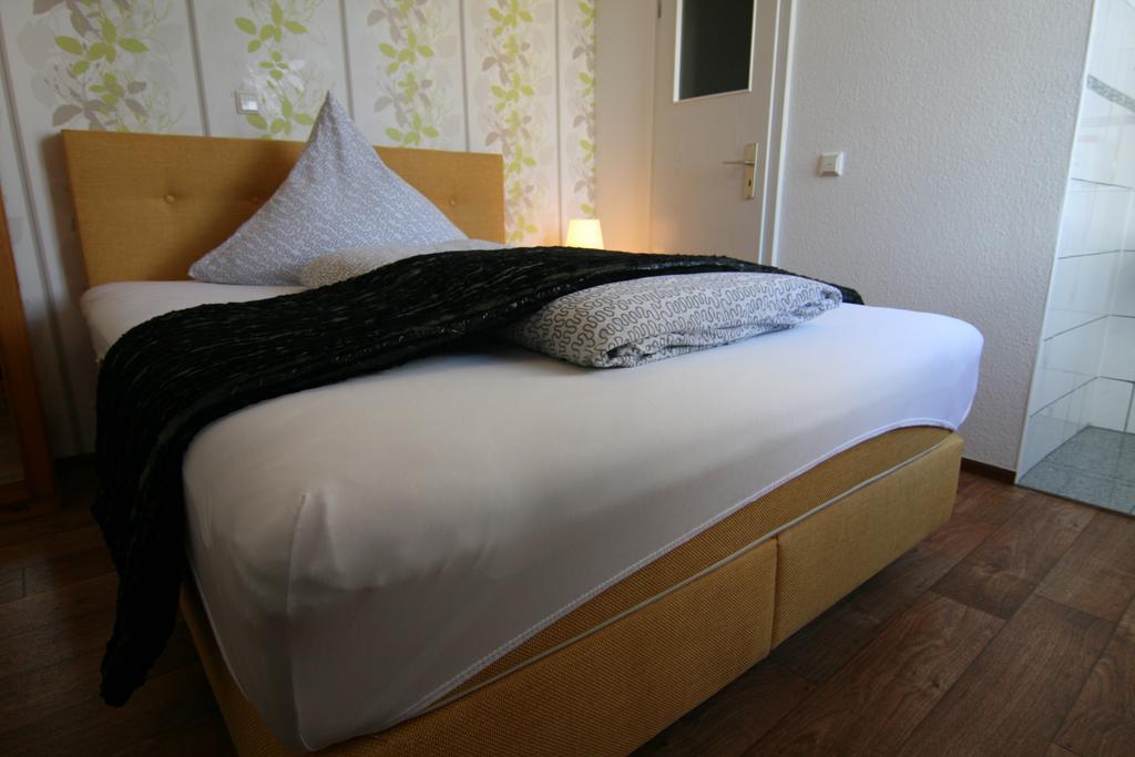 Hotel Lindenhof Ринерн Экстерьер фото