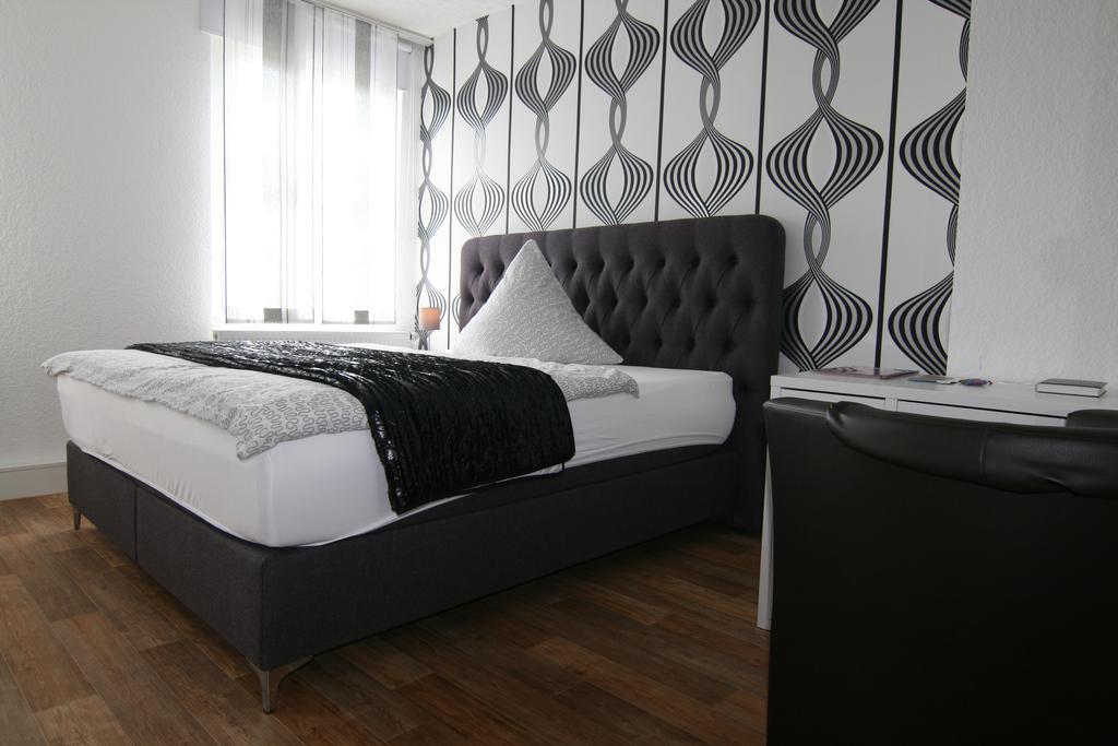 Hotel Lindenhof Ринерн Экстерьер фото