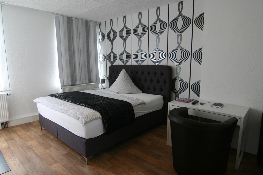 Hotel Lindenhof Ринерн Экстерьер фото
