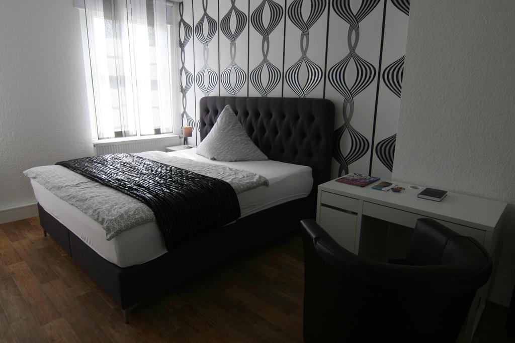Hotel Lindenhof Ринерн Экстерьер фото