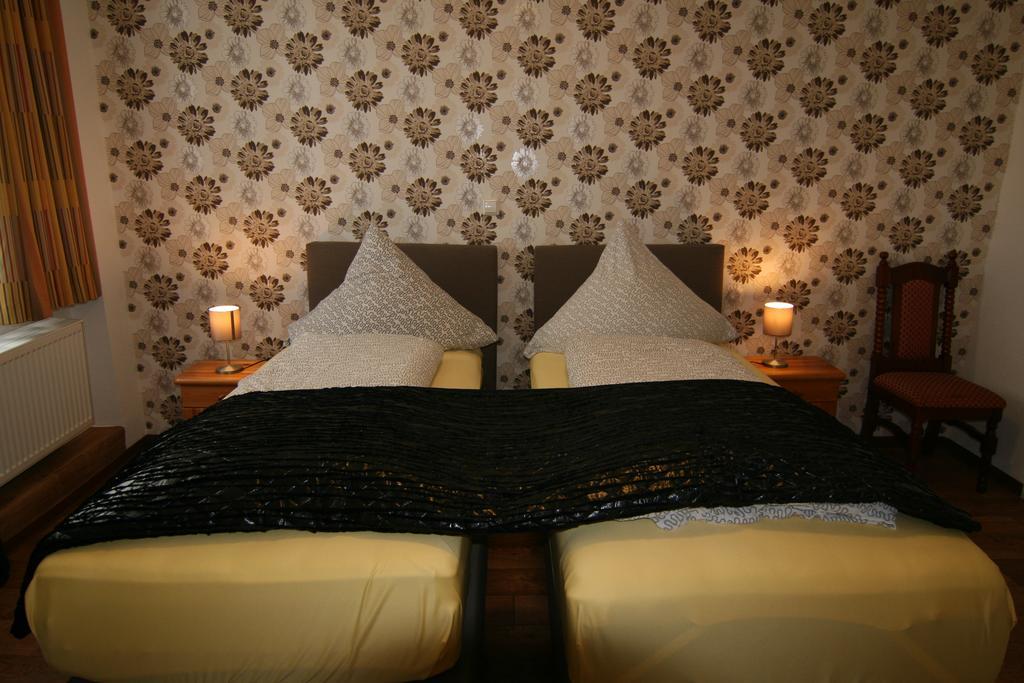 Hotel Lindenhof Ринерн Экстерьер фото