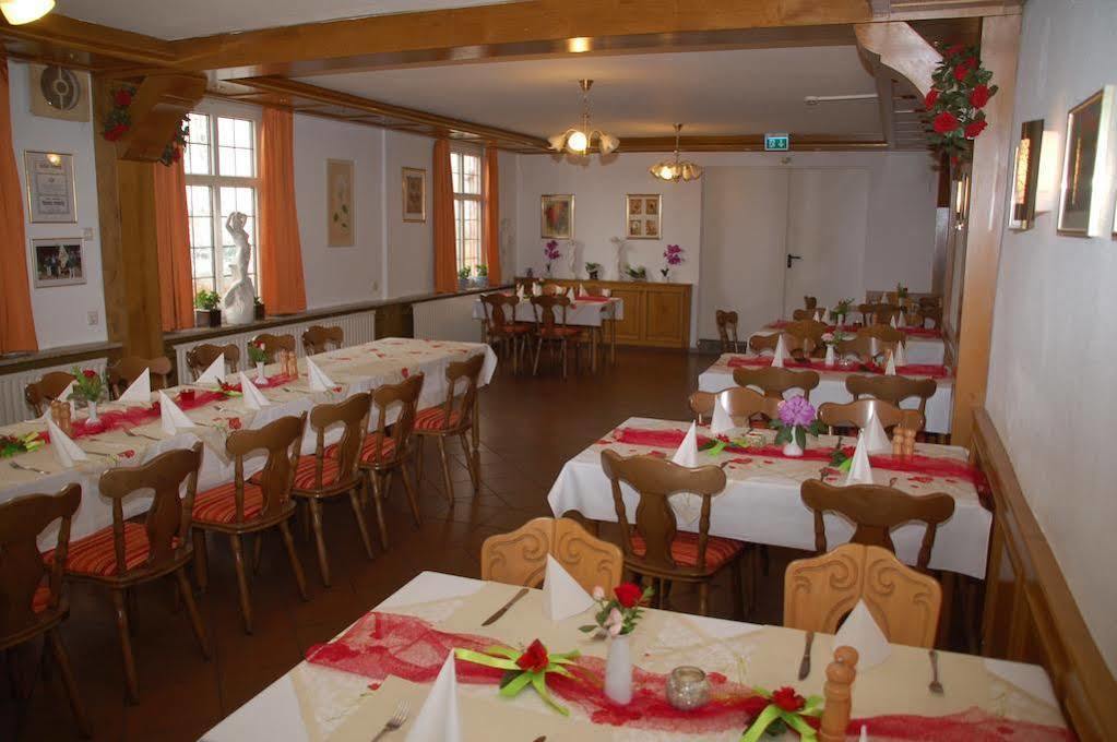 Hotel Lindenhof Ринерн Экстерьер фото