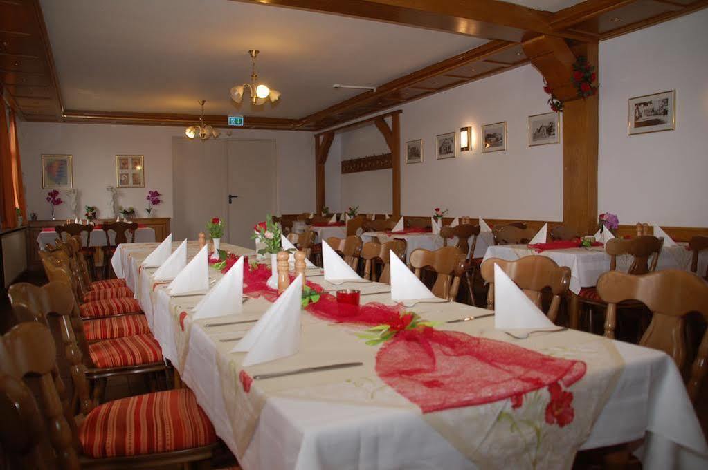 Hotel Lindenhof Ринерн Экстерьер фото